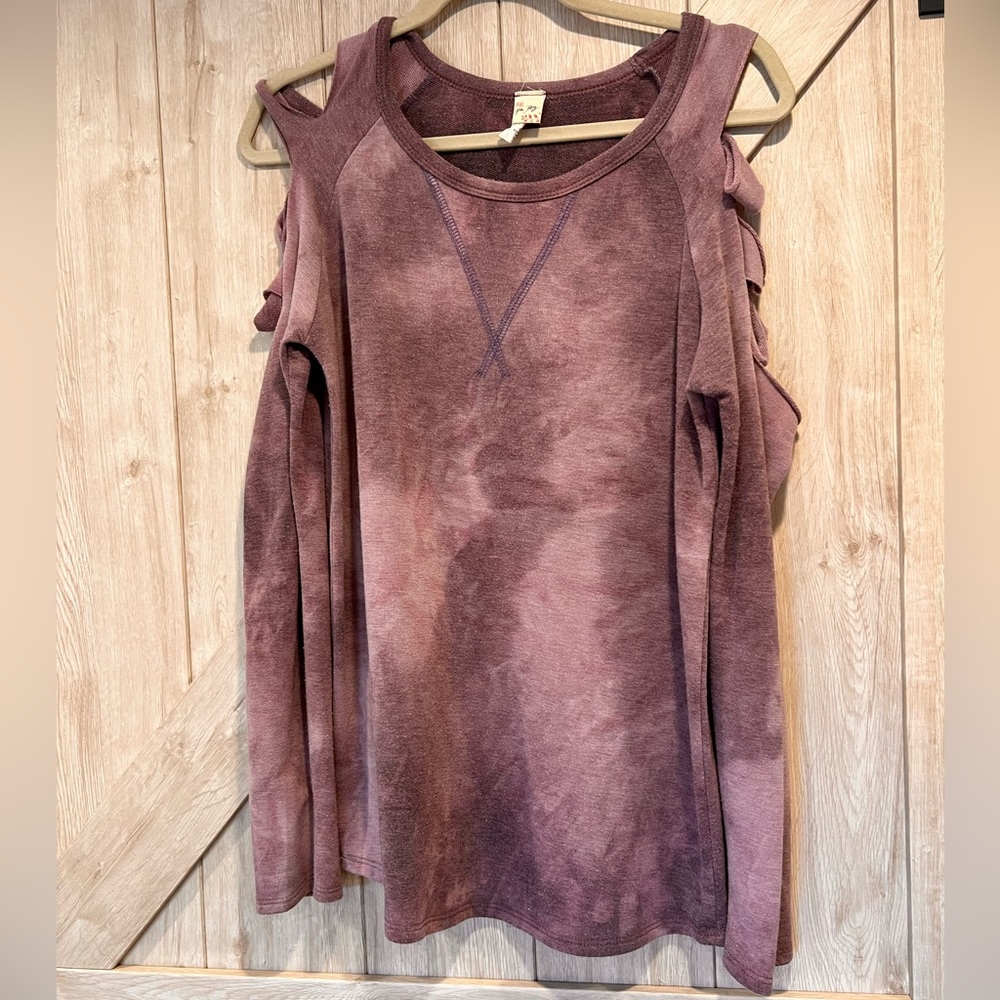 Lightweight purple sweatshirt with cut out sleeves
